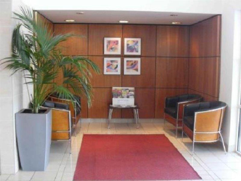 Ramada By Wyndham Cambridge Hotel Fen Drayton Buitenkant foto