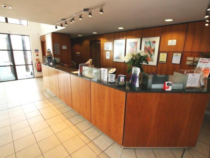 Ramada By Wyndham Cambridge Hotel Fen Drayton Buitenkant foto