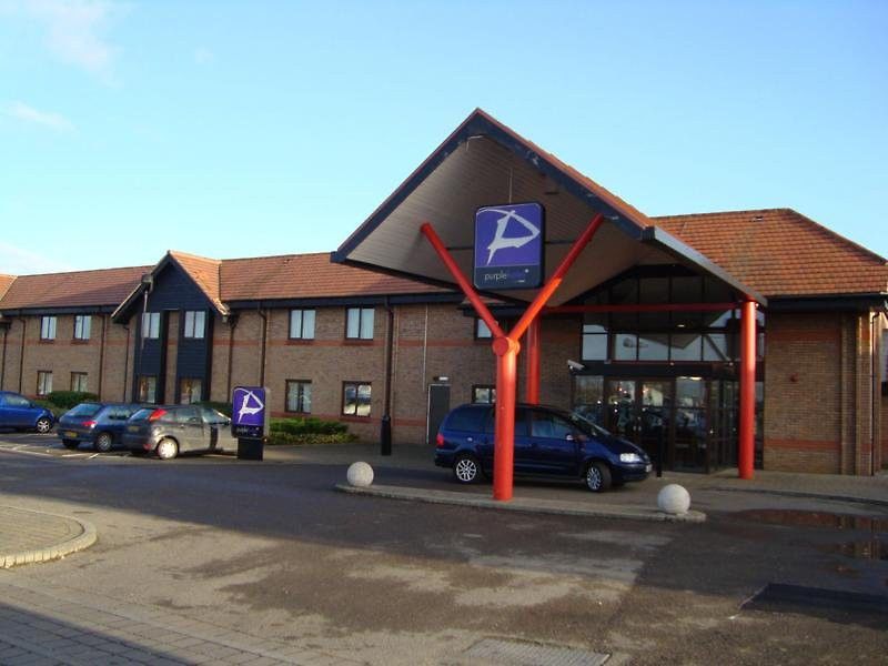 Ramada By Wyndham Cambridge Hotel Fen Drayton Buitenkant foto